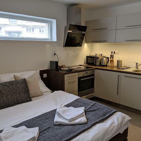 Ap10 - Apartments 4U Brezinova "Overnight Simply" Hradec Králové 外观 照片