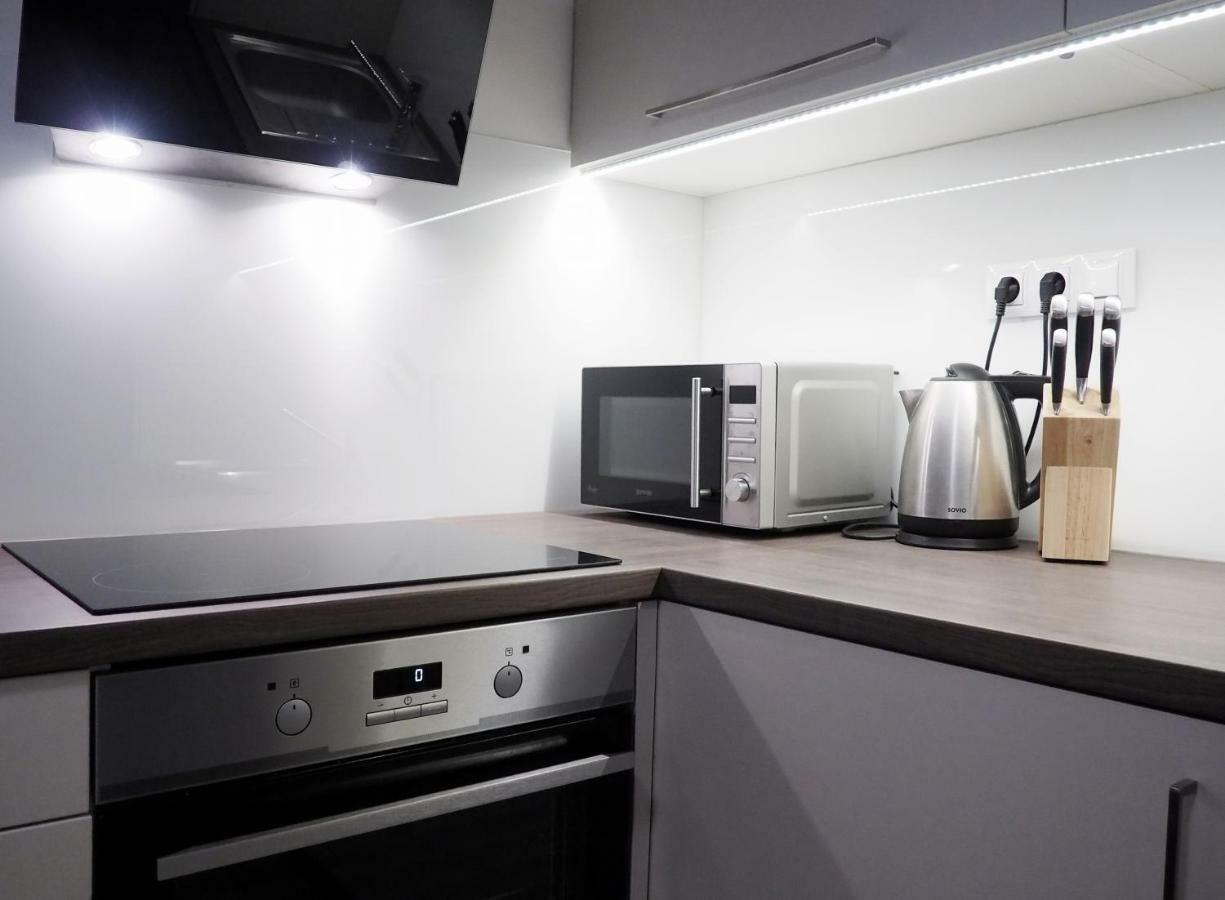 Ap10 - Apartments 4U Brezinova "Overnight Simply" Hradec Králové 外观 照片