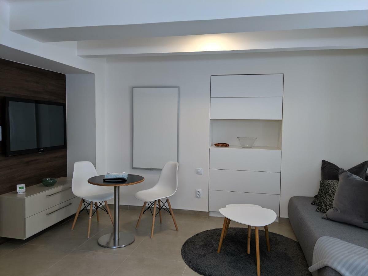 Ap10 - Apartments 4U Brezinova "Overnight Simply" Hradec Králové 外观 照片